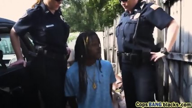 Cops Get Fucked By Black Graffiti Artist