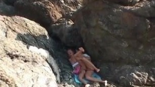 Anal sex on the beach for a french amateur couple